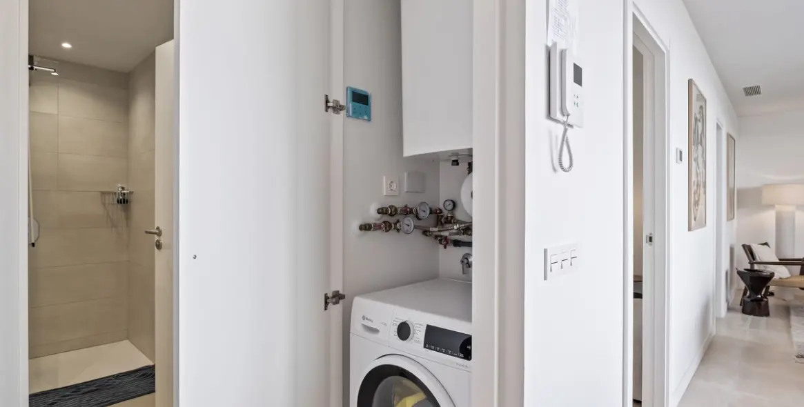 Sale of middle floor apartment in Fuengirola 17