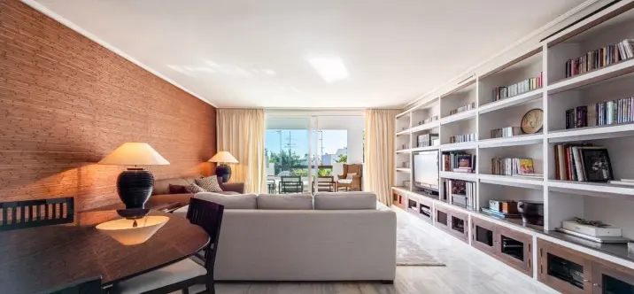 Venta de apartamento en planta media en Bel Air 3