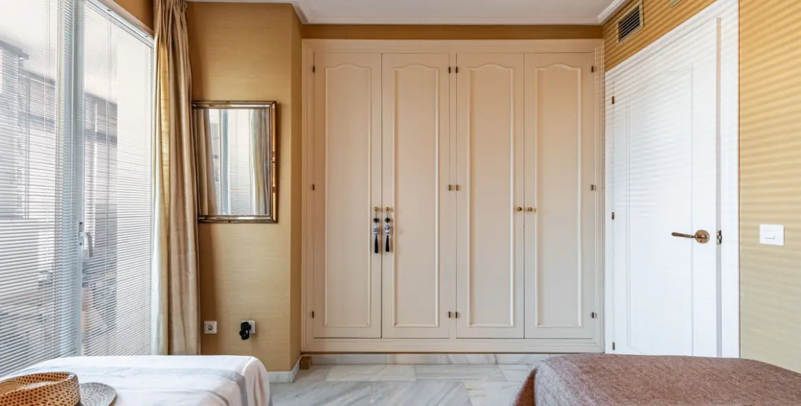 Продажа апартаментов на среднем этаже в Bel Air 12