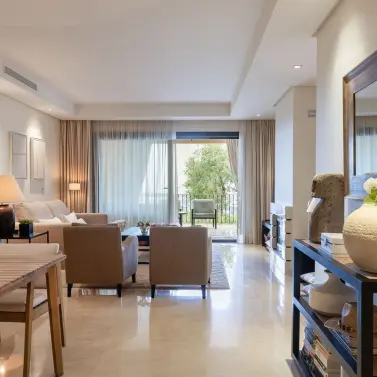 Venta de apartamento en planta baja en Benahavís