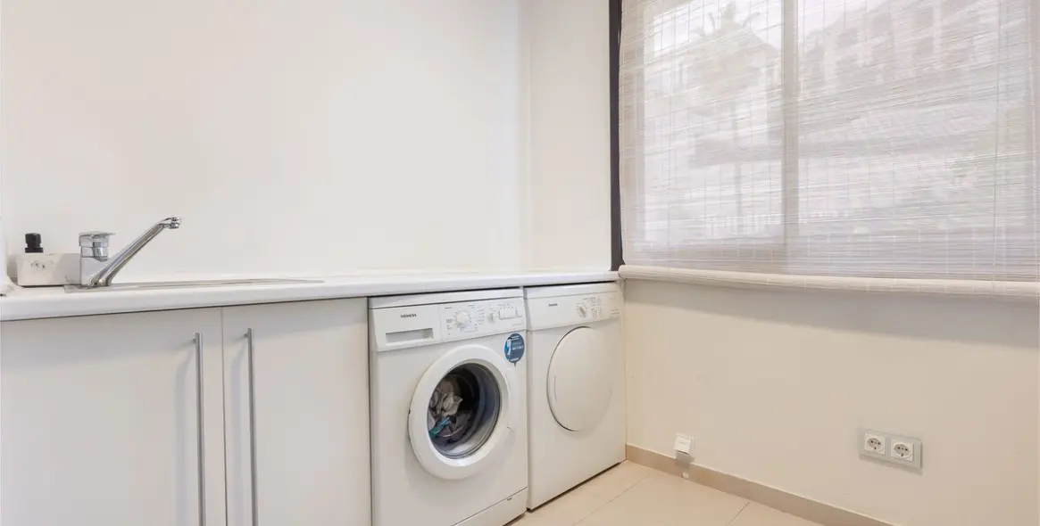 Sale of ground floor apartment in Benahavís 25