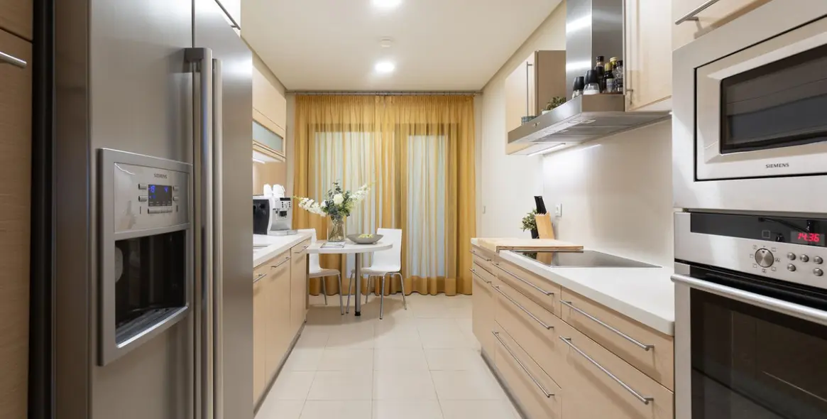 Sale of ground floor apartment in Benahavís 26