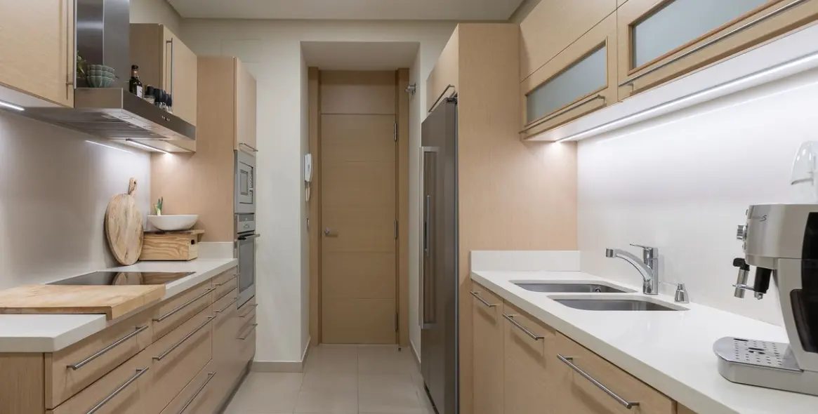 Sale of ground floor apartment in Benahavís 30