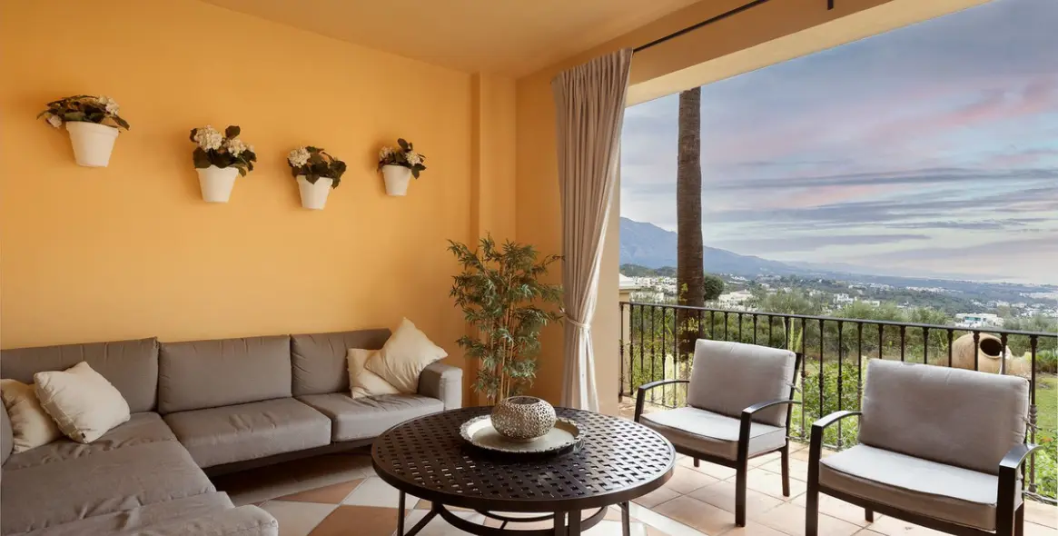 Sale of ground floor apartment in Benahavís 33