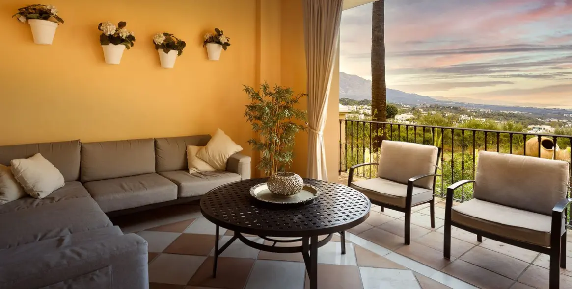 Sale of ground floor apartment in Benahavís 34