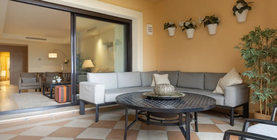 Sale of ground floor apartment in Benahavís 35