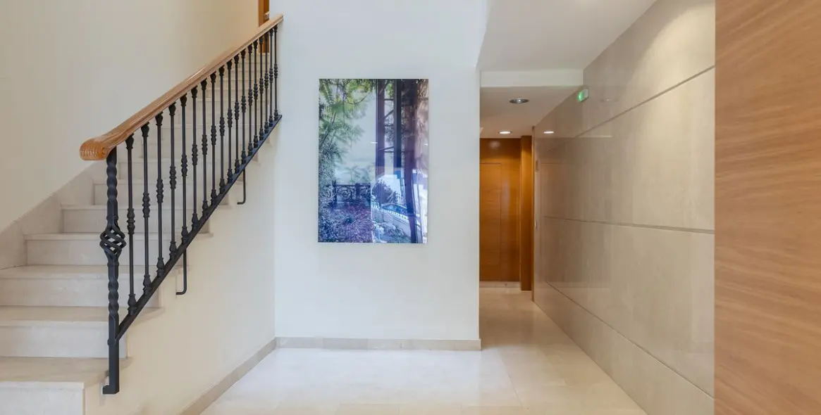 Sale of ground floor apartment in Benahavís 38