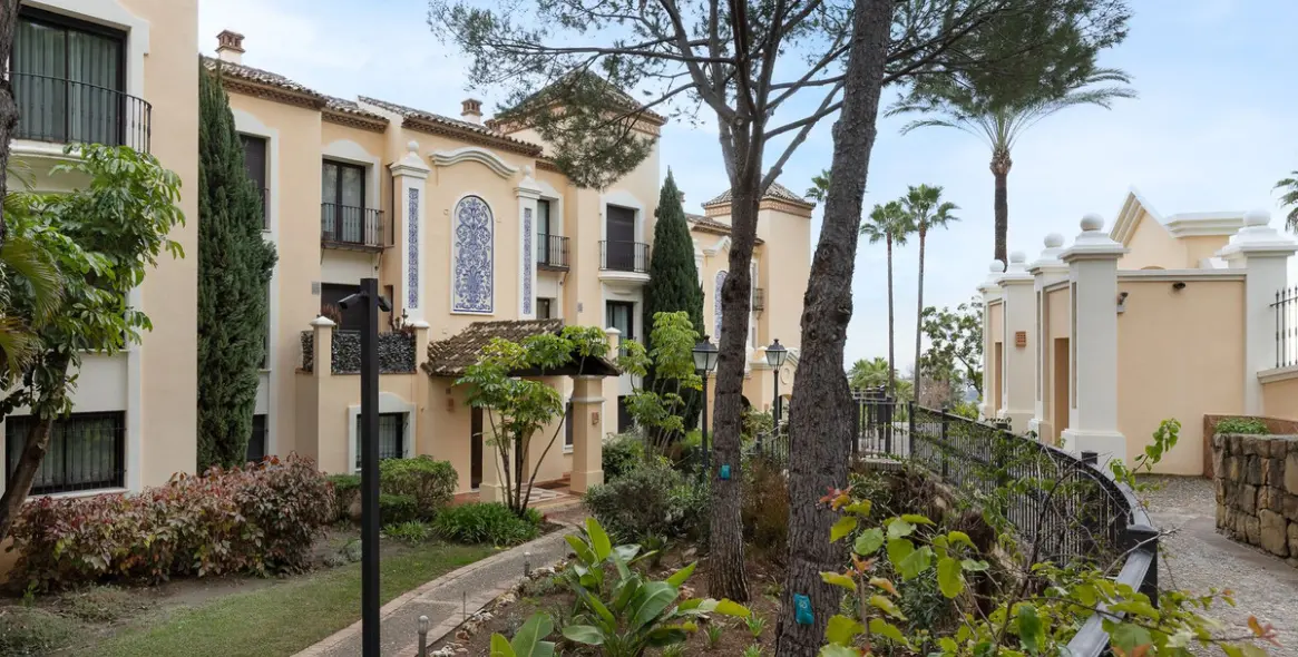 Sale of ground floor apartment in Benahavís 41