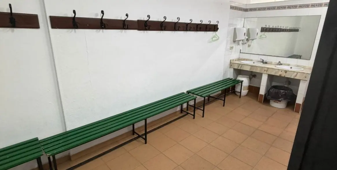 Sale of business in Ronda 25