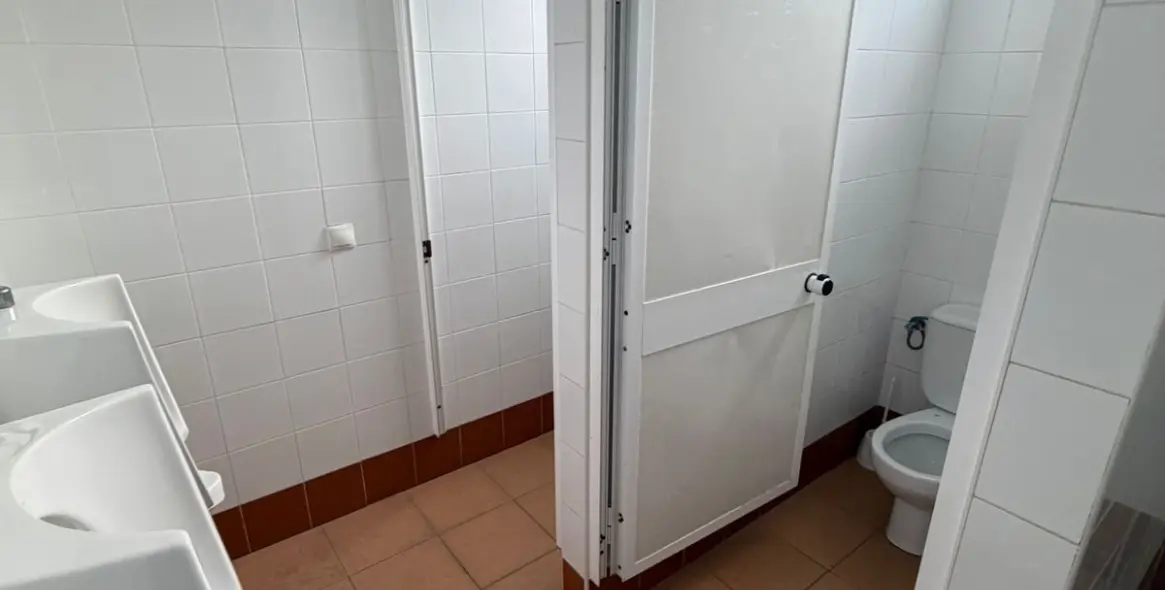 Sale of business in Ronda 26