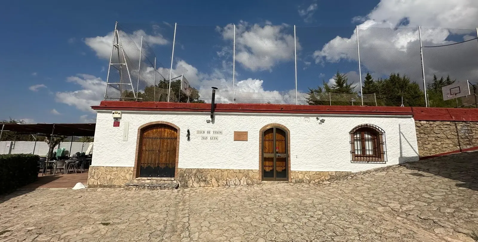 Sale of business in Ronda 6