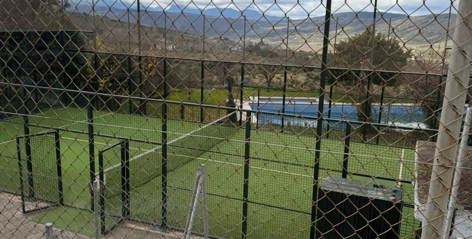 Sale of business in Ronda 16