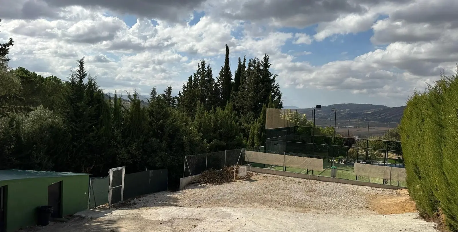 Sale of business in Ronda 39