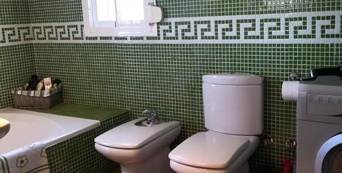 Продажа  отдельно стоящей виллы в Estepona 3