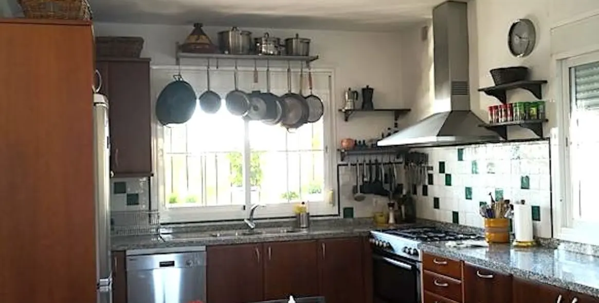 Продажа  отдельно стоящей виллы в Estepona 6