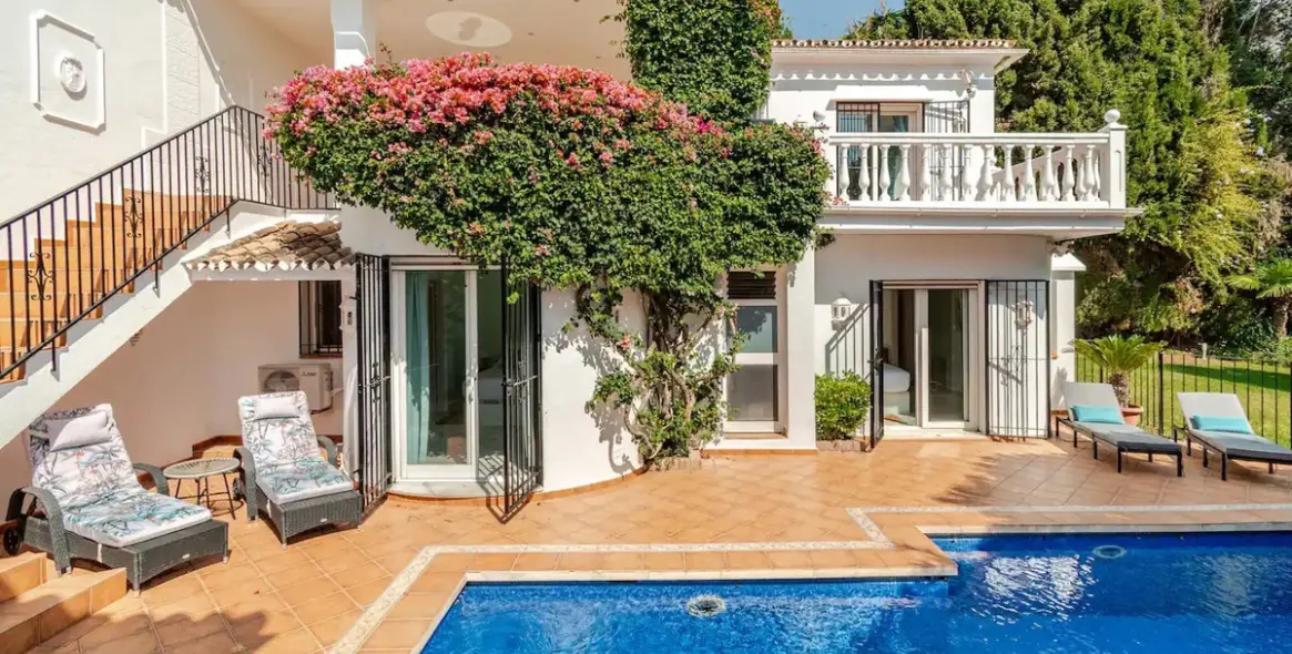 Sale of detached villa in Nagüeles 1