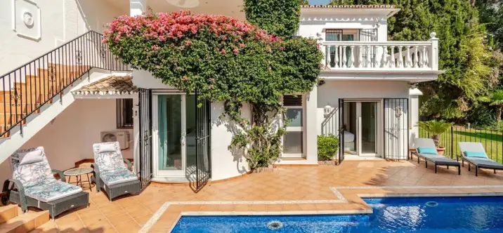 Sale of detached villa in Nagüeles 0