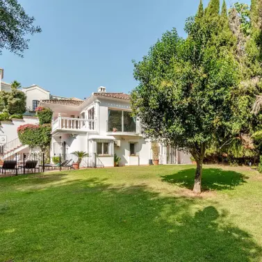 Sale of detached villa in Nagüeles