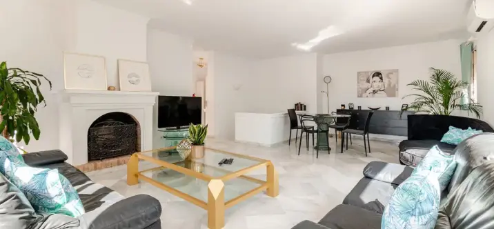 Sale of detached villa in Nagüeles 4