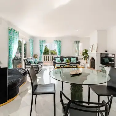 Sale of detached villa in Nagüeles