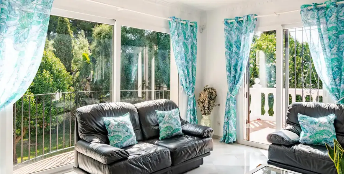 Sale of detached villa in Nagüeles 8