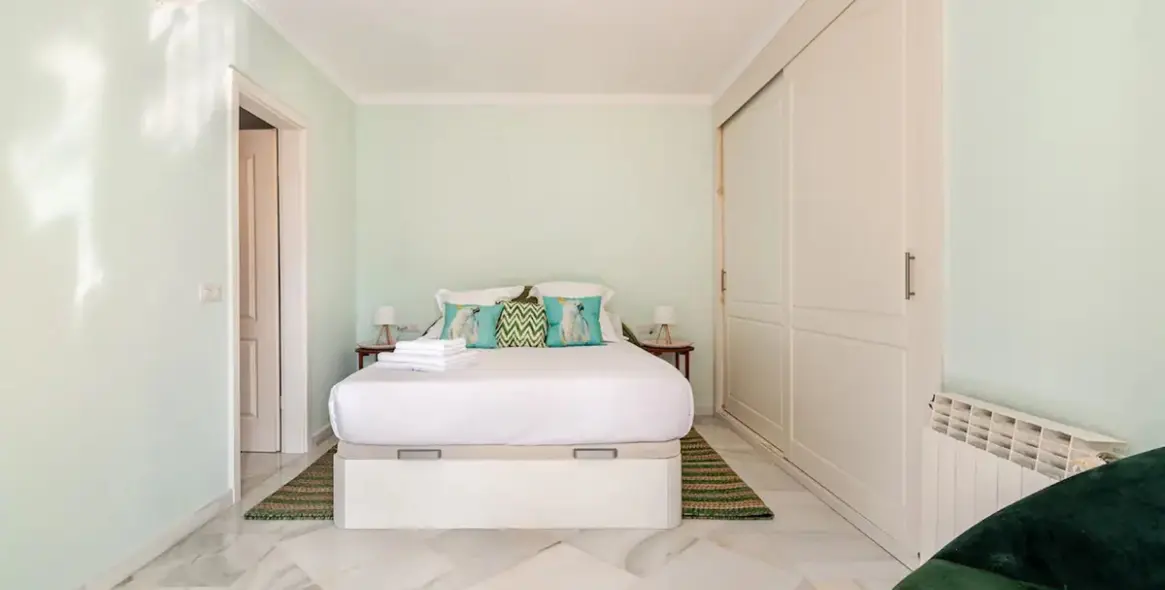 Sale of detached villa in Nagüeles 20