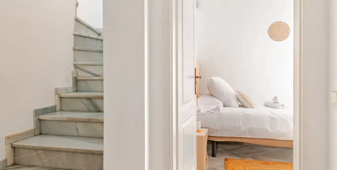 Продажа  отдельно стоящей виллы в Nagüeles 25