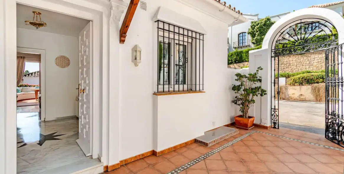 Продажа  отдельно стоящей виллы в Nagüeles 30