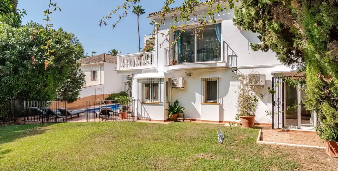 Продажа  отдельно стоящей виллы в Nagüeles 31