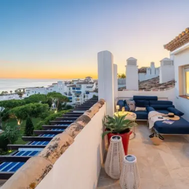 Alquiler a largo plazo de ático dúplex en Puerto Banús