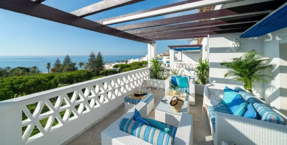 Long-term rent of penthouse duplex in Puerto Banús 5