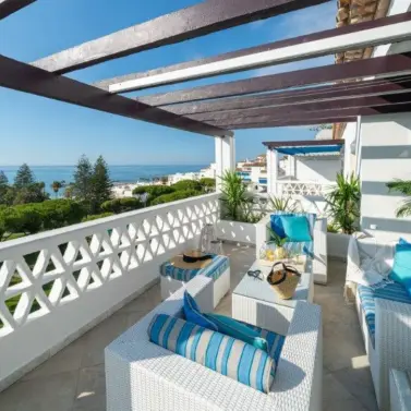 Alquiler a largo plazo de ático dúplex en Puerto Banús