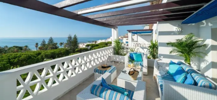 Alquiler a largo plazo de ático dúplex en Puerto Banús 4