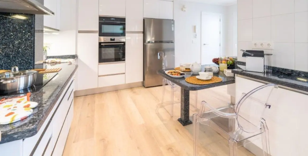 Long-term rent of penthouse duplex in Puerto Banús 6