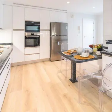 Alquiler a largo plazo de ático dúplex en Puerto Banús