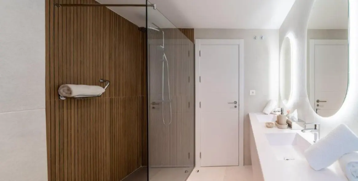 Long-term rent of penthouse duplex in Puerto Banús 28