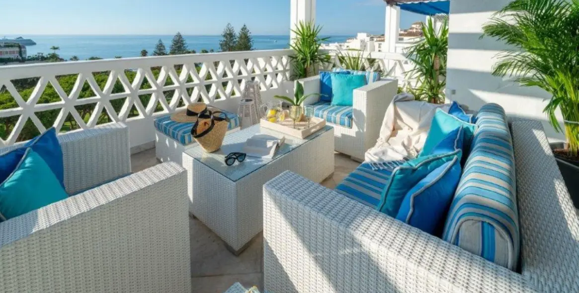 Long-term rent of penthouse duplex in Puerto Banús 42