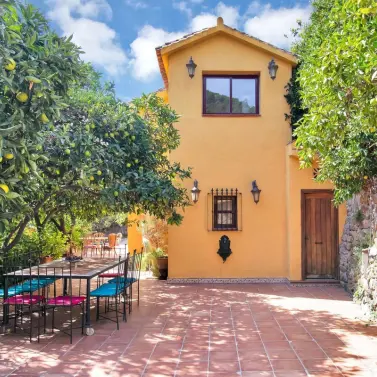 Venta de finca - cortijo en Ojén