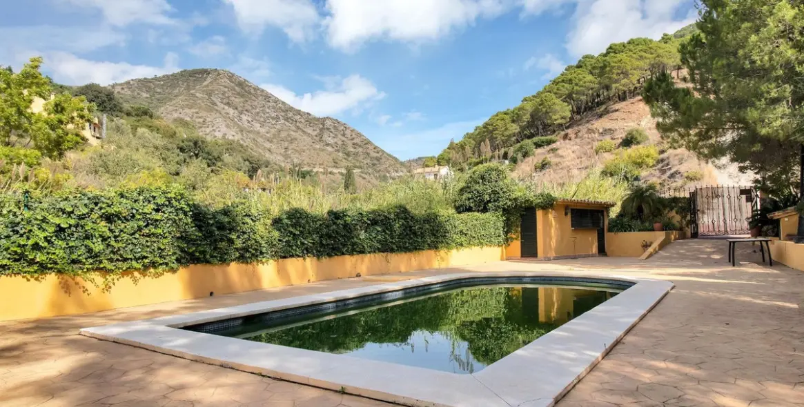 Venta de finca - cortijo en Ojén 47