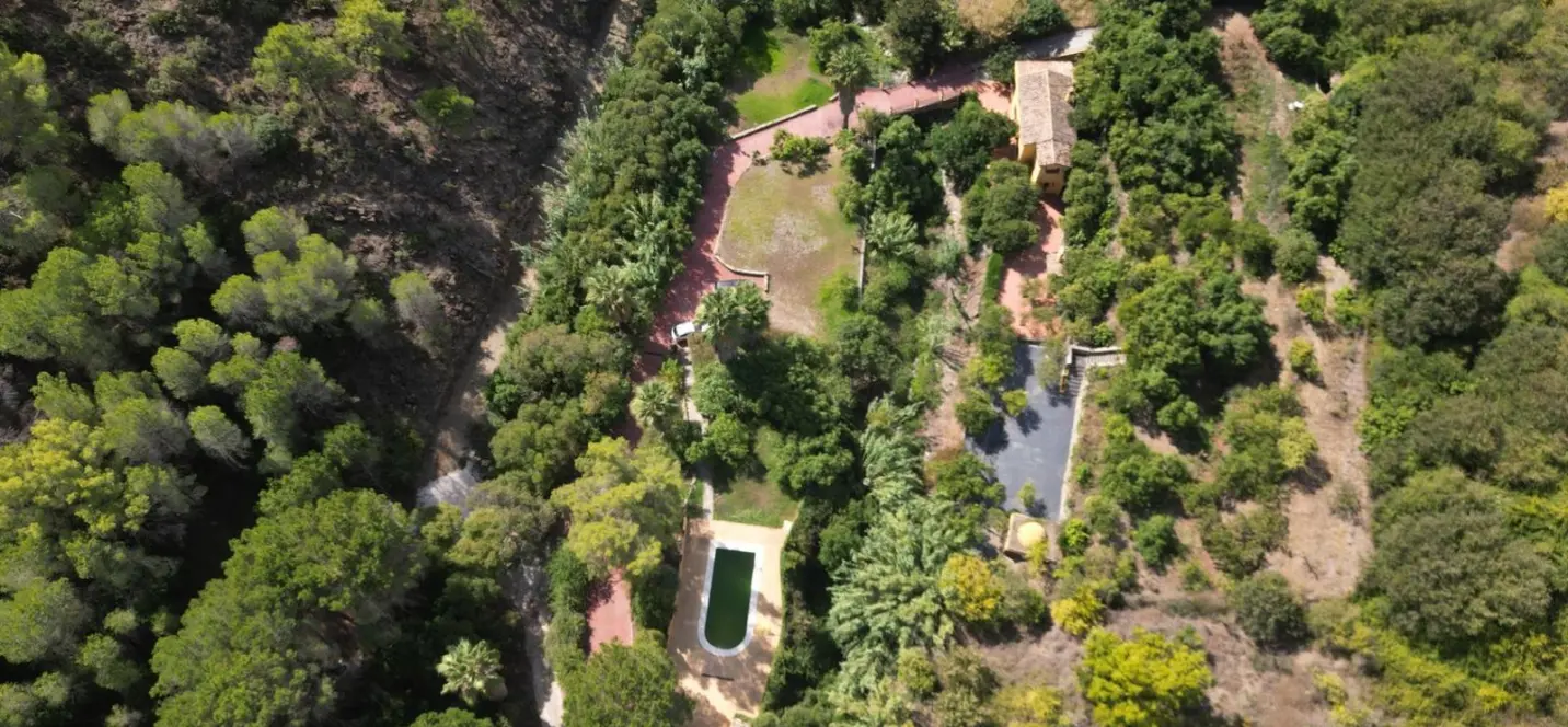 Venta de finca - cortijo en Ojen pueblo 3