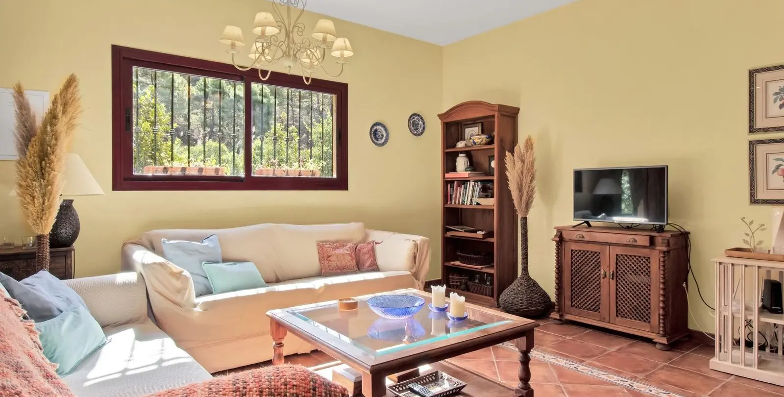 Venta de finca - cortijo en Ojen pueblo 23