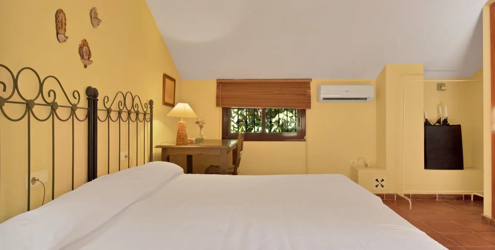 Venta de finca - cortijo en Ojen pueblo 46
