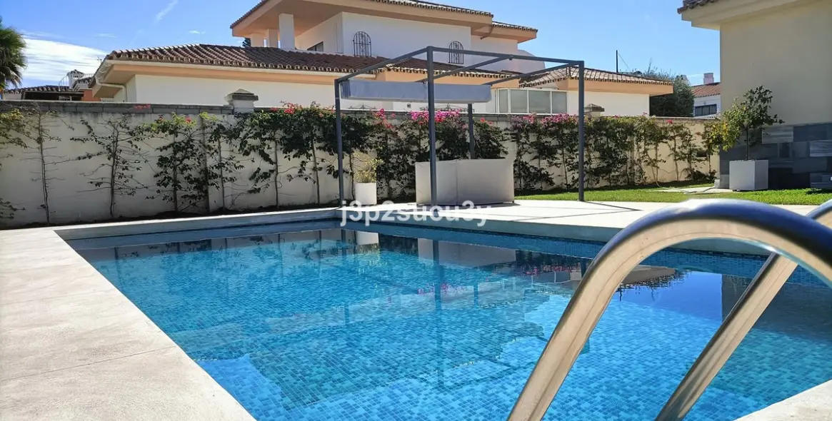 Краткосрочная аренда  отдельно стоящей виллы в San Pedro de Alcántara 2