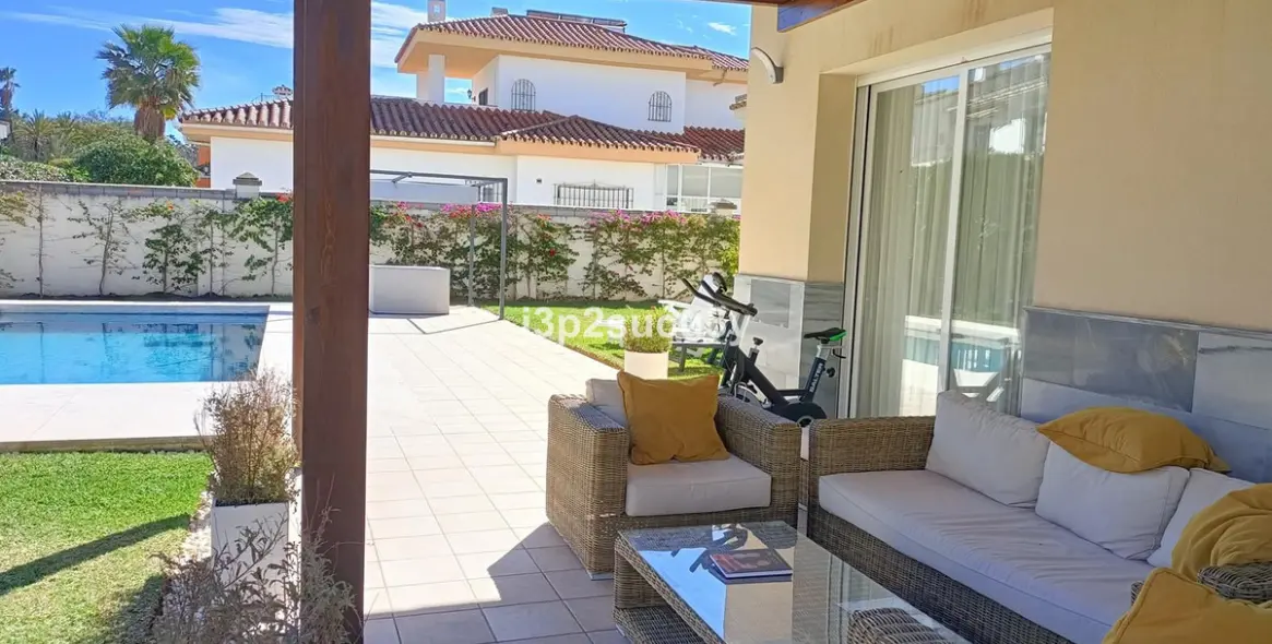 Краткосрочная аренда  отдельно стоящей виллы в San Pedro de Alcántara 3