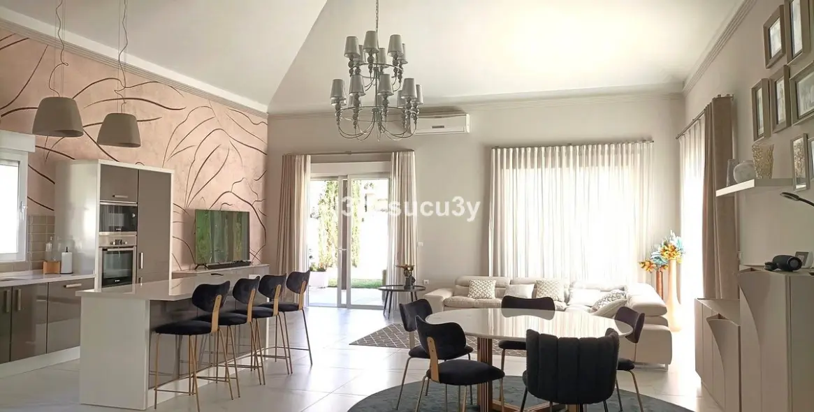 Краткосрочная аренда  отдельно стоящей виллы в San Pedro de Alcántara 7