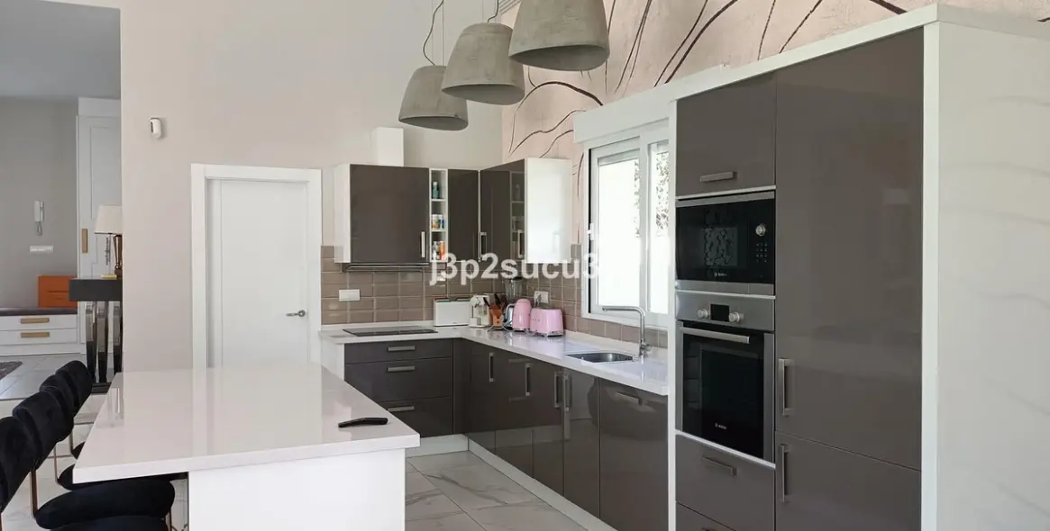 Краткосрочная аренда  отдельно стоящей виллы в San Pedro de Alcántara 11