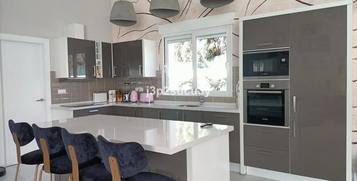 Краткосрочная аренда  отдельно стоящей виллы в San Pedro de Alcántara 12