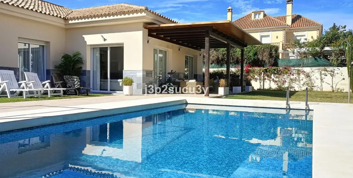 Short-term rent of detached villa in Cortijo Blanco 1