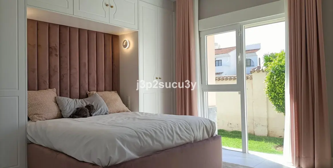 Short-term rent of detached villa in Cortijo Blanco 21