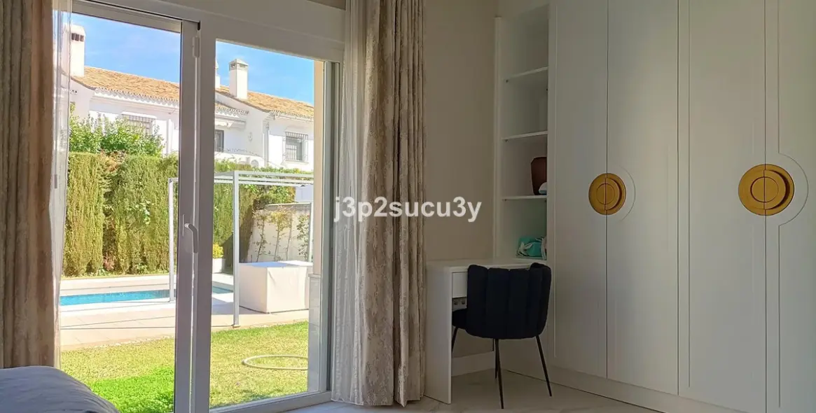 Short-term rent of detached villa in Cortijo Blanco 27